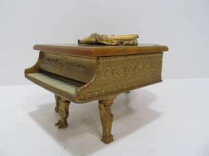 lot 123 image: Working Vintage 1950s Grand Piano Music Box 
