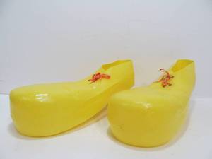 lot 148 image: Vintage Yellow Rubies Clown Shoes