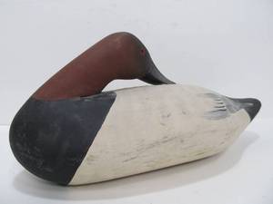 lot 196 image: Excellent Vintage Carved Duck Decoy - Preening Canvasback