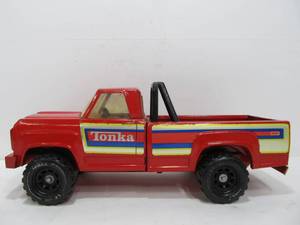lot 271 image: Vintage Red Metal TONKA Pickup Truck