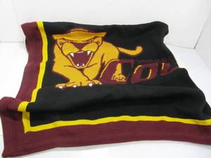 lot 275 image: Vintage University of Minnesota Cougars Hudson Blanket