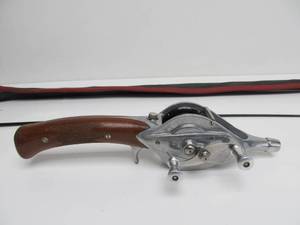 lot 183 image: Vintage 1930s era HURD Super Caster Fishing Rod & Reel Set #2
