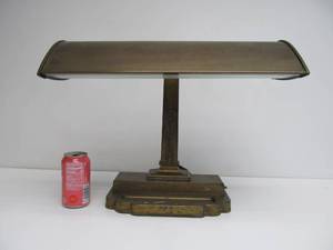 lot 283 image: Larger Size Vintage Piano or Desk Lamp