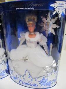 lot 285 image: 6 Brand New BARBIE Dolls