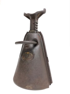 lot 354 image: Nice Antique Walker Steel Jack Stand
