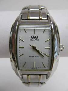 lot 222 image: Working Q&ampQ Mens Chrome Watch