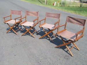 lot 223 image: Matching Set of 4 Vintage Mid Century Directors Chairs