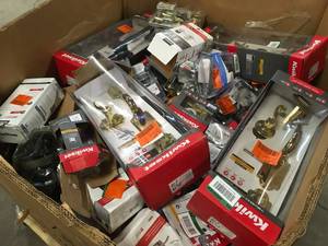 lot 34 image: Gaylord of assorted Door Knobs and Locks Various Models and Conditions Customer Returns See Terms on Auction