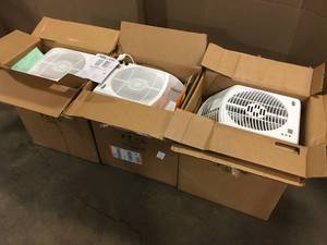 lot 37 image: Lot of 3 AIRCARE 6-Gal. Evaporative Humidifier for 2700 sq. ft. Customer Returns See Terms on Auction