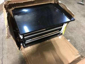 Husky 33 in 4-Drawer Mechanics Cart with Extended Side Table and Bottle Tray Customer Returns See Terms on Auction