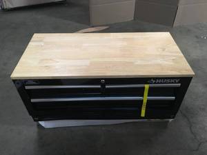 Husky 36 in. W x 17 in. D Standard Duty 3-Drawer Rolling Tool Cart with Hardwood Top in Gloss Black Costomer Returns See Terms on Auction