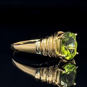 Oval Peridot Solitaire Scalloped Ring 14k Gold $1150 Retail