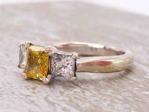 1.64 Carat Vivid Yellow Diamond and White Diamond Ring in 18k White Gold $6200 Retail