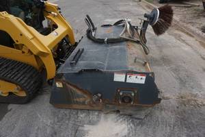 lot 2 image: Virnig Brand Universal Mount Skid Loader Skid Steer 72 Bucket Sweeper
