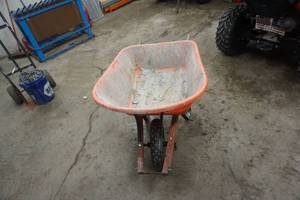 lot 14 image: Tru Temper Air Less Tire Wheel Barrel