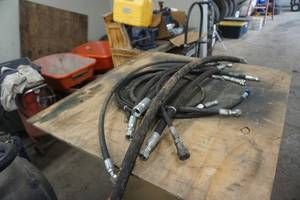 lot 17 image: Large Lot of Hydraulic Hoses In Assorted Sizes