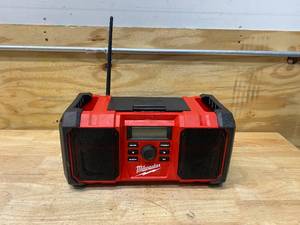 lot 28 image: MILWAUKEE M18 18-Volt Lithium-Ion Cordless Jobsite Radio