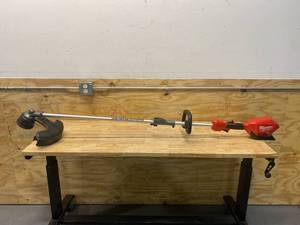 lot 39 image: MILWAUKEE M18 FUEL 18V Lithium-Ion Cordless Brushless String Grass Trimmer with Attachment Capability (Tool-Only)