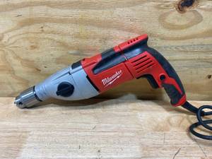 lot 116 image: MILWAUKEE 12 in. Heavy-Duty Hammer Drill