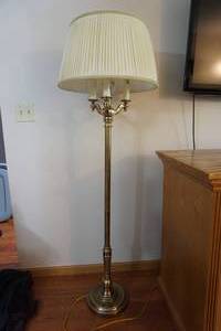 lot 14 image: floor lamp
