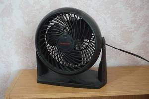 lot 19 image: Honeywell fan