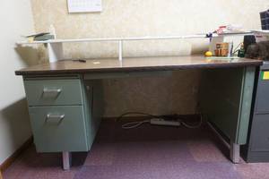 lot 30 image: desk, shelf