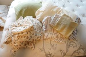 lot 49 image: bed linens
