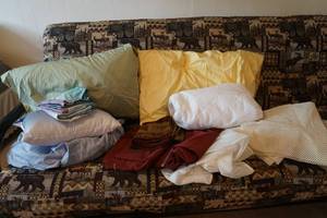 lot 50 image: bed linens