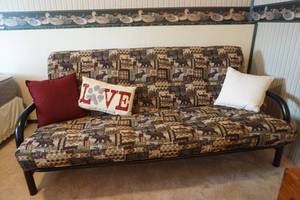 lot 51 image: futon