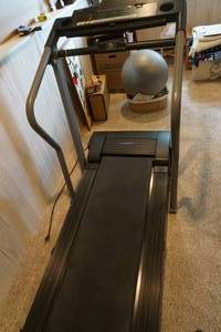 lot 61 image: well  cadence DS23  treadmill