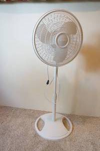 lot 65 image: lasso floor fan