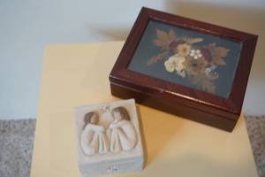 lot 85 image: ring boxes