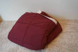 lot 101 image: comforter
