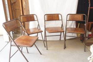lot 105 image: folding chairs