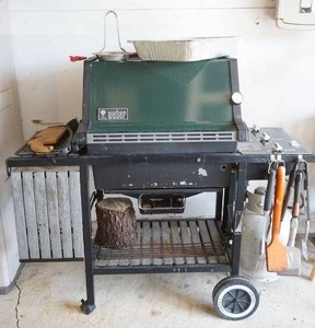 lot 108 image: weber grill