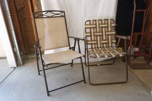 lot 111 image: lawn chairs