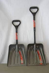 lot 132 image: car snow shovels