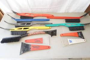 lot 136 image: ice scrapers