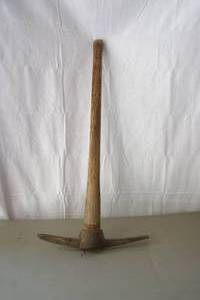 lot 179 image: pick axe