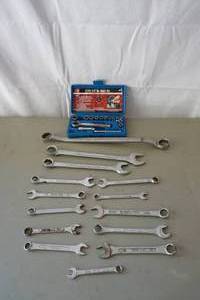 lot 190 image: wrenches