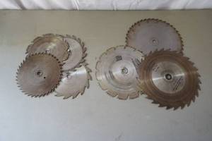 lot 200 image: saw blades