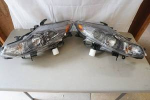 lot 223 image: headlamp assemblies