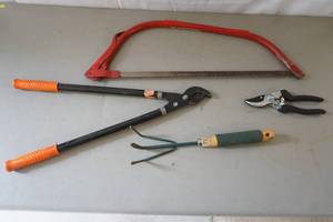 lot 229 image: lawn tools