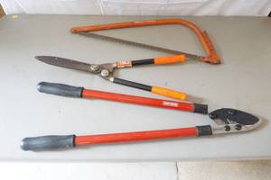 lot 230 image: lawn tools