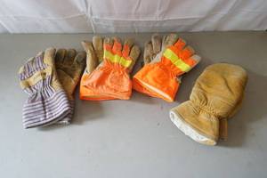lot 233 image: gloves