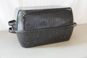 lot 252 image: roaster set