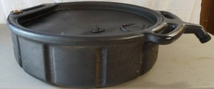 lot 256 image: oil drain pan