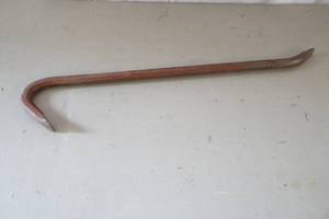 lot 262 image: crow bar