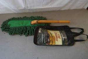 lot 298 image: car duster