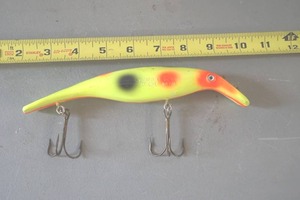 lot 308 image: Musky lure